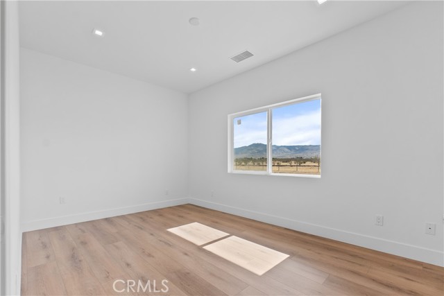 MLS #OC25245881 image #30