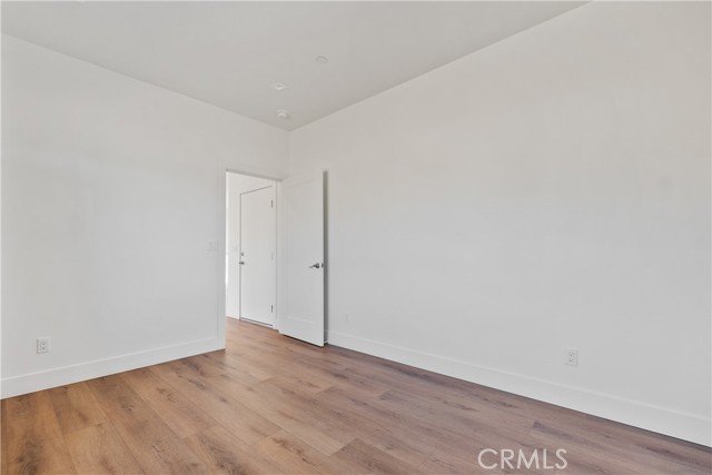 MLS #OC25245881 image #33