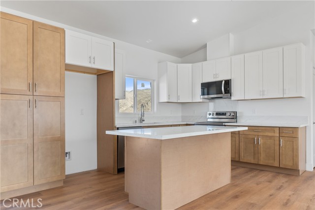 MLS #OC25245881 image #8