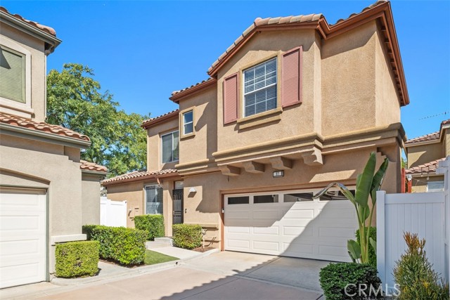 MLS #OC25245949 image #1