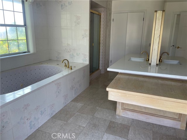 MLS #OC25245967 image #12