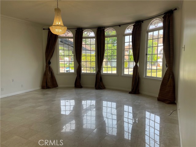 MLS #OC25245967 image #9