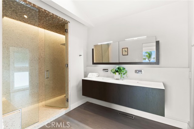 MLS #OC25245992 image #16