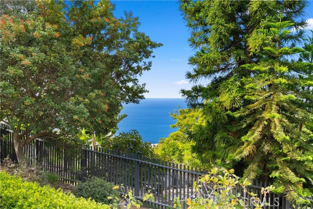 MLS #OC25245992 image #33