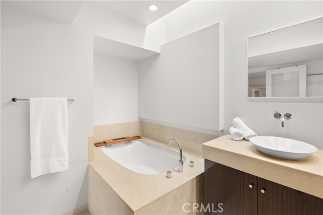 MLS #OC25245992 image #7