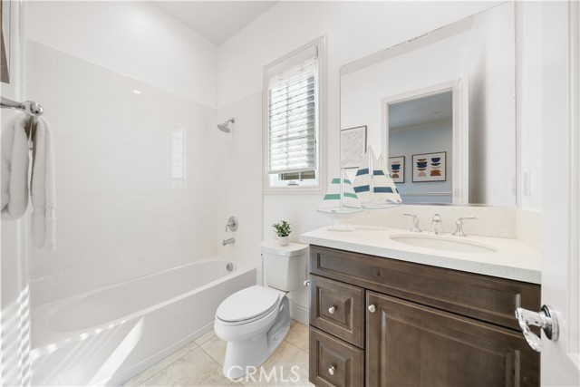 MLS #OC25246065 image #40