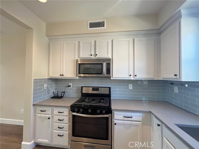 MLS #OC25246085 image #14