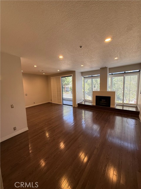 MLS #OC25246109 image #1