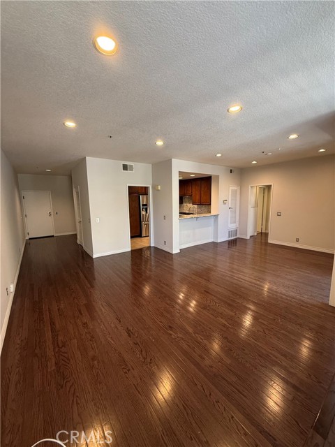 MLS #OC25246109 image #2