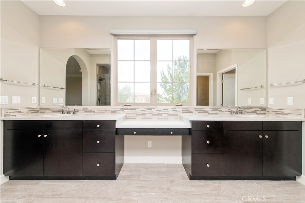 MLS #OC25241430 image #17