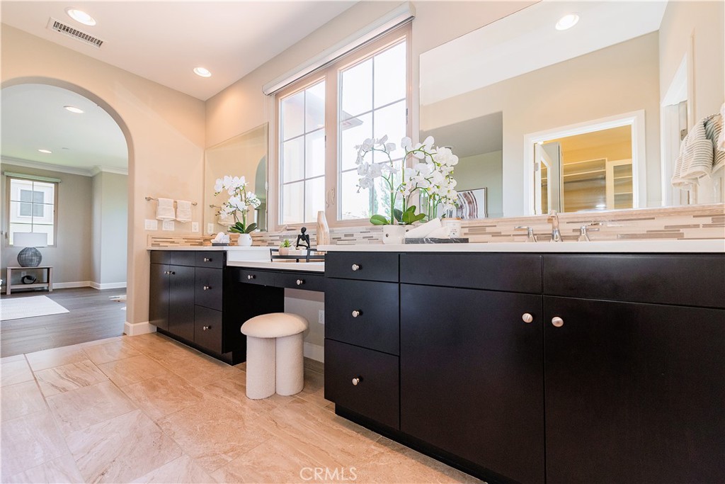 MLS #OC25241430 image #18