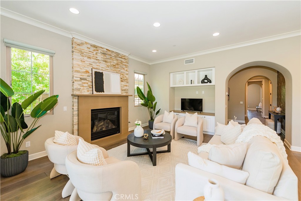 MLS #OC25241430 image #8