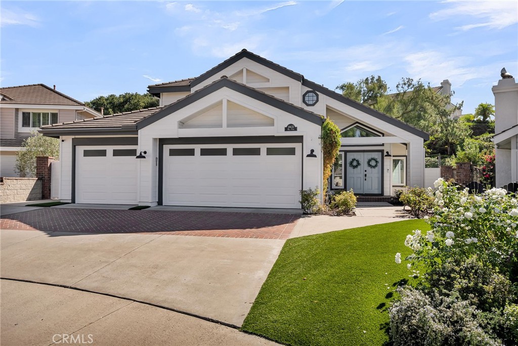 MLS #OC25246202 image #1