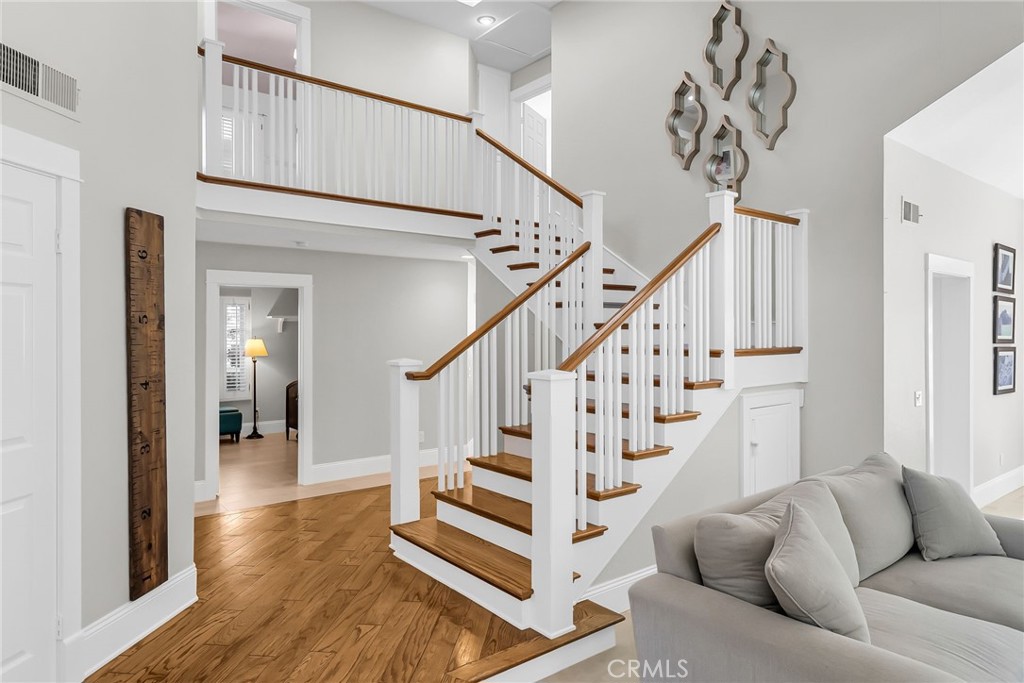 MLS #OC25246202 image #2