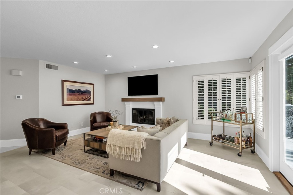 MLS #OC25246202 image #7