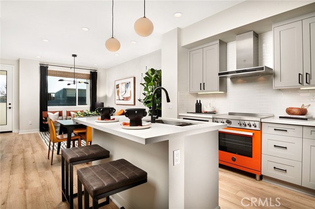 MLS #OC25246213 image #1