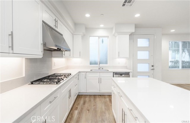 MLS #OC25166704 image #10