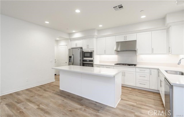 MLS #OC25166704 image #13