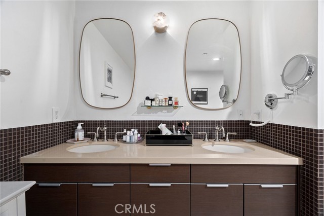 MLS #OC25246264 image #25