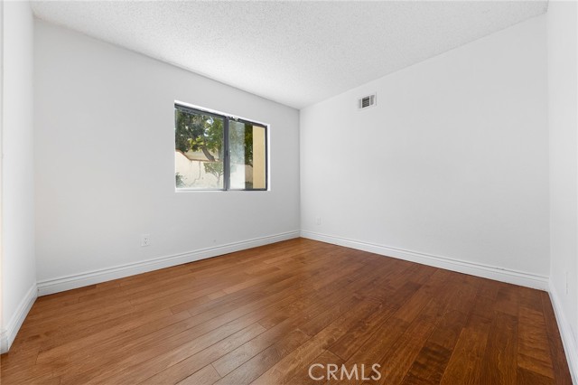 MLS #OC25246319 image #27