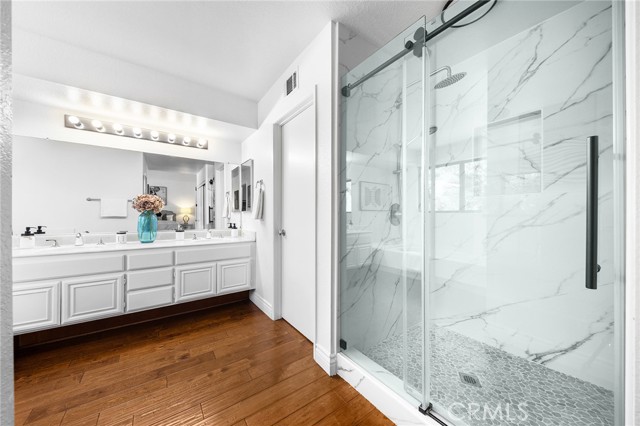 MLS #OC25246319 image #45