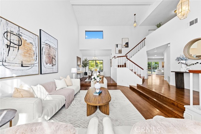 MLS #OC25246319 image #9