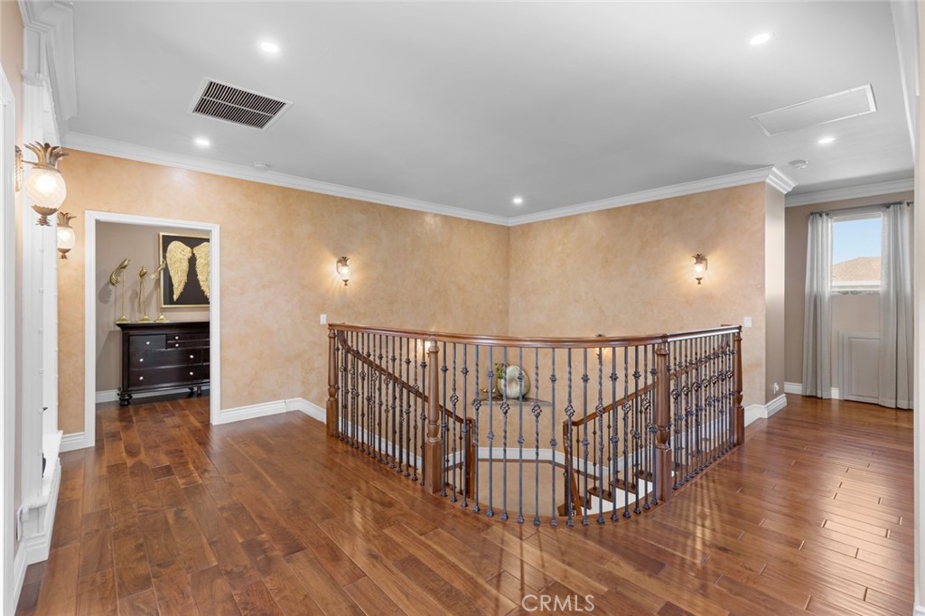 MLS #OC25246338 image #19