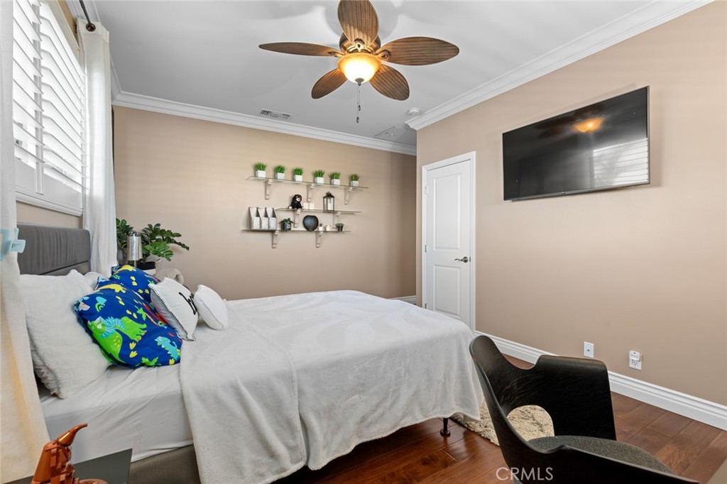 MLS #OC25246338 image #24