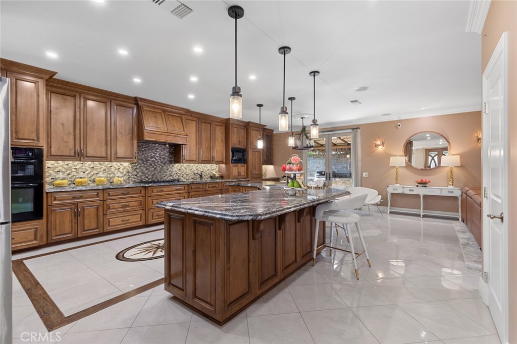 MLS #OC25246338 image #8