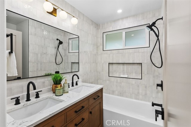 MLS #OC25246361 image #22