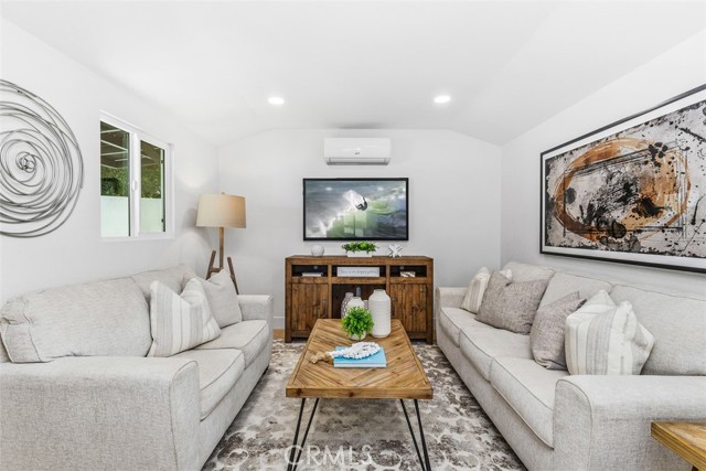 MLS #OC25246361 image #35