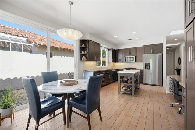 MLS #OC25246393 image #13