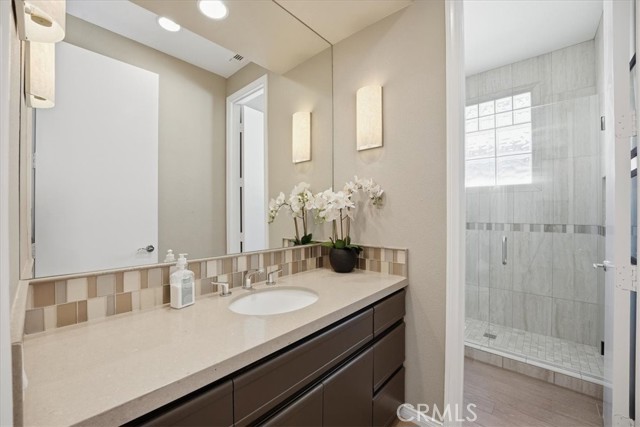 MLS #OC25246393 image #30