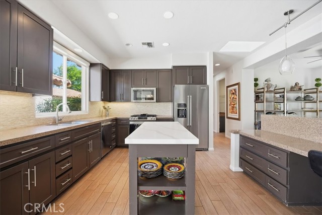 MLS #OC25246393 image #6