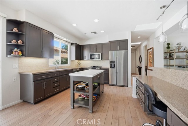 MLS #OC25246393 image #8