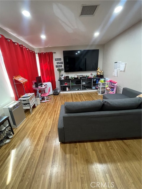 MLS #OC25246423 image #7