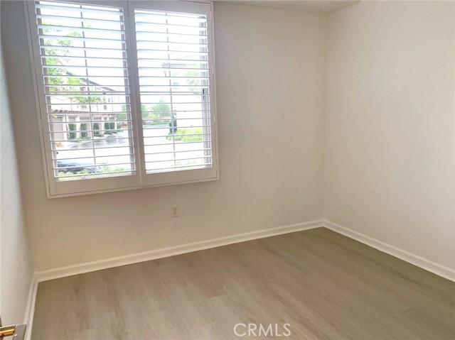 MLS #OC25246477 image #9