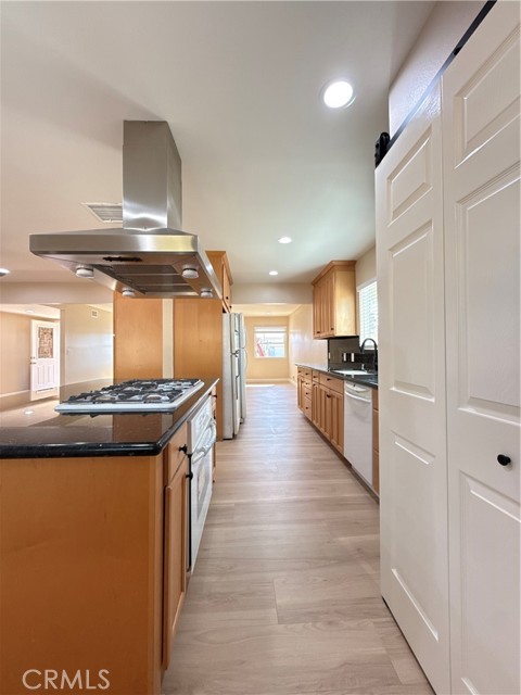 MLS #OC25246495 image #11