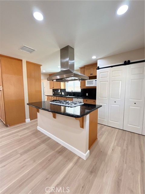 MLS #OC25246495 image #14