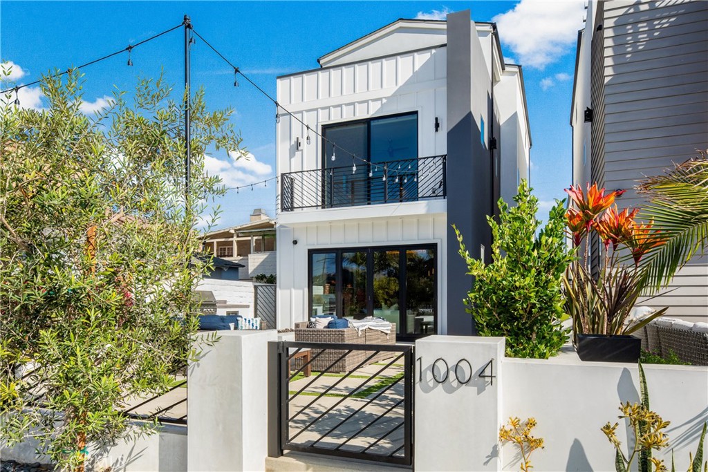 MLS #OC25246707 image #1