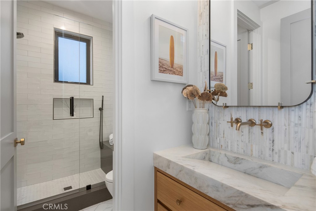 MLS #OC25246707 image #19