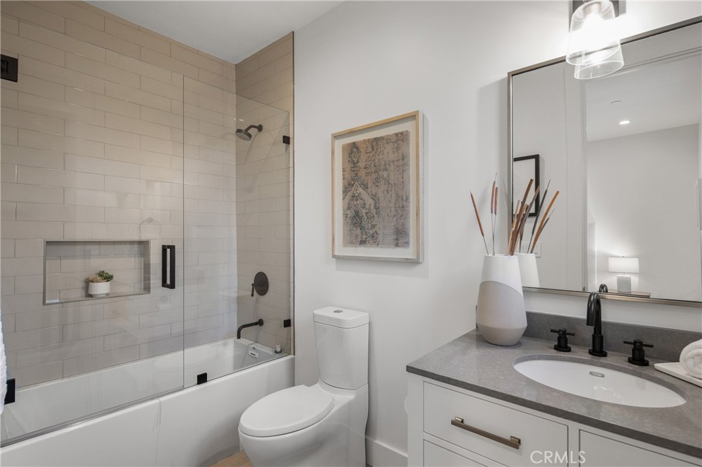 MLS #OC25246707 image #30