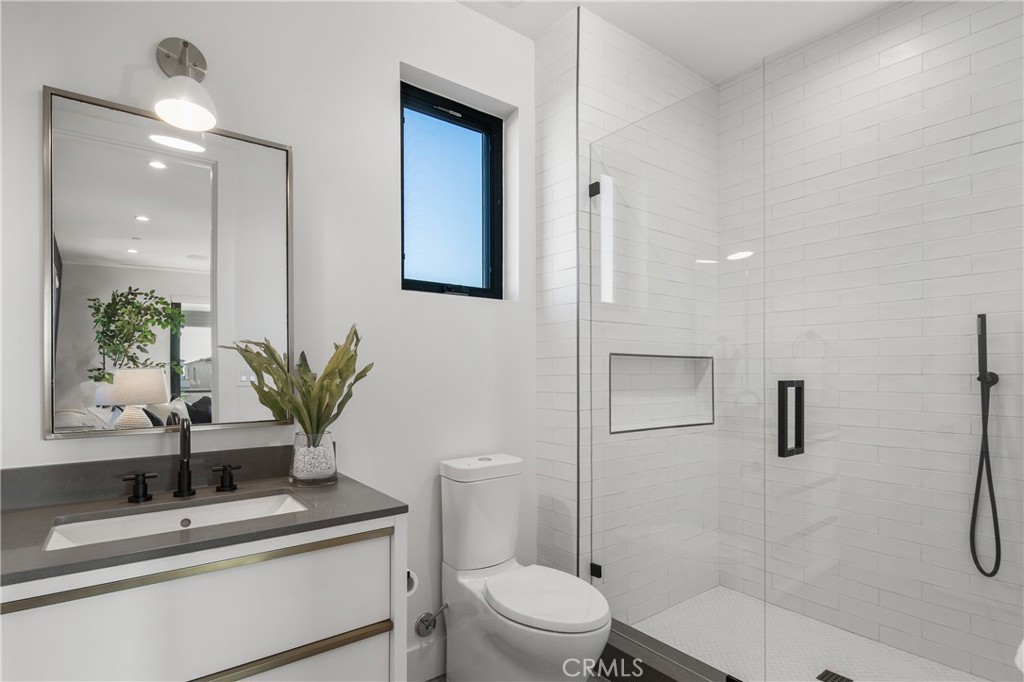 MLS #OC25246707 image #36