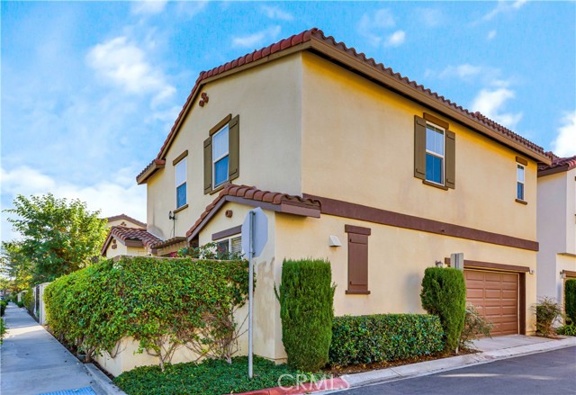 MLS #OC25246740 image #1