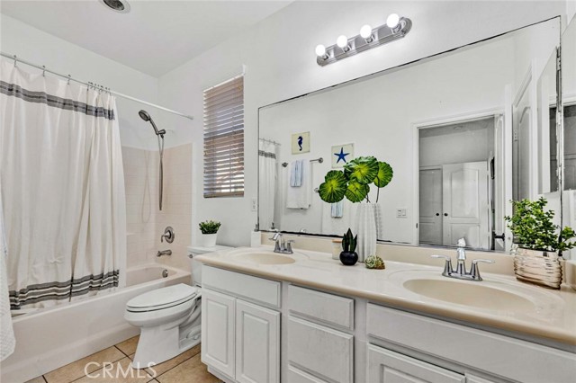 MLS #OC25246740 image #24