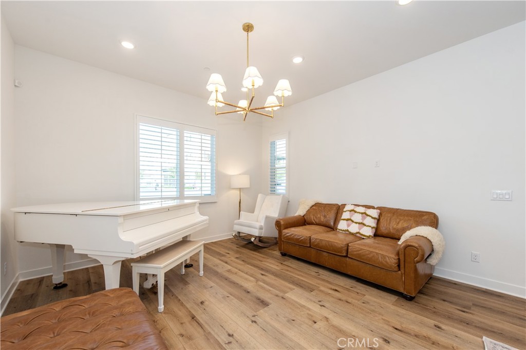 MLS #OC25246810 image #16