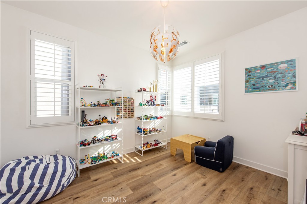 MLS #OC25246810 image #22