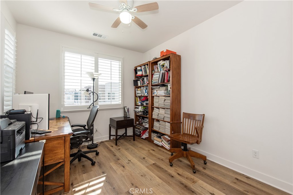 MLS #OC25246810 image #23