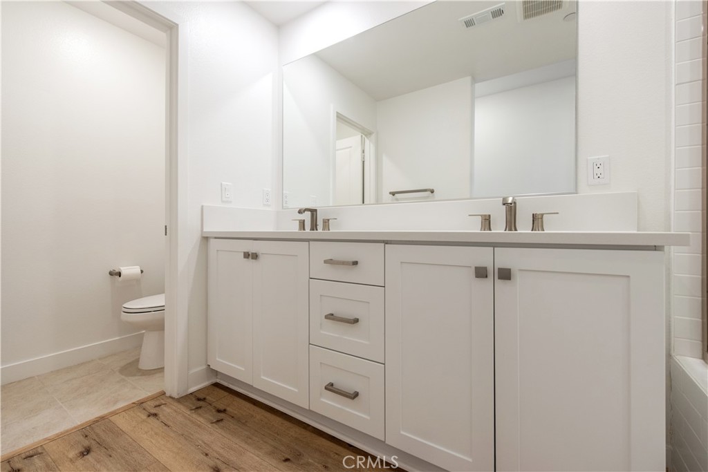 MLS #OC25246810 image #28