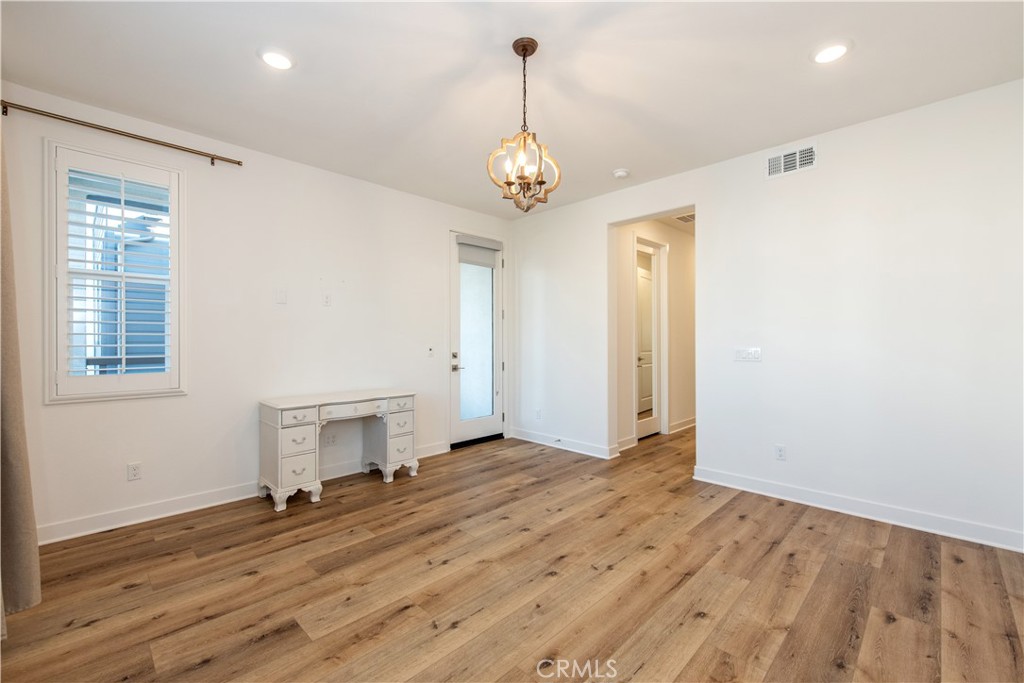 MLS #OC25246810 image #31